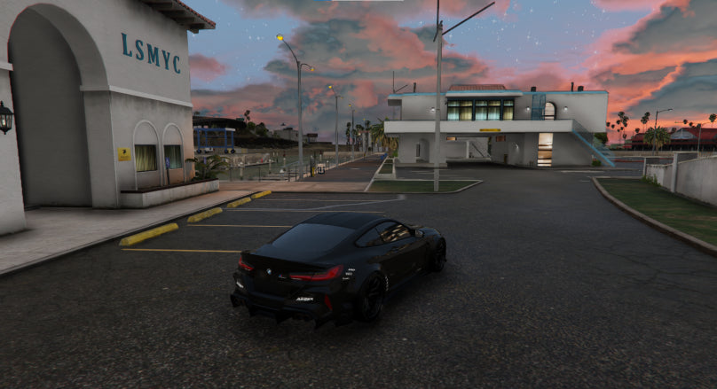 BMW M8 nevienetinis automobilis