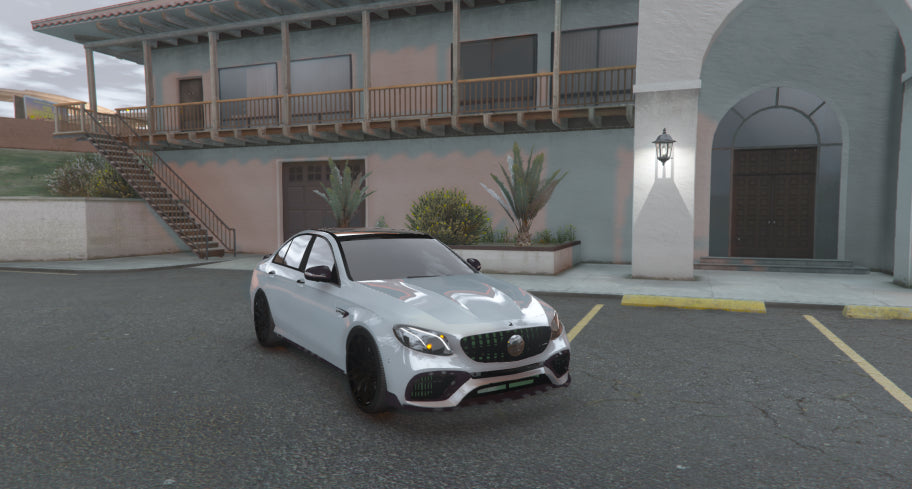 Mercedes-Benz E63 AMG vienetinis automobilis