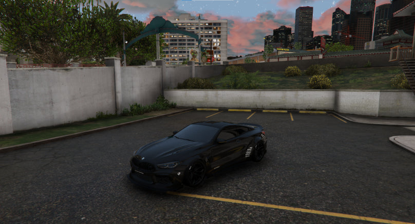 BMW M8 nevienetinis automobilis